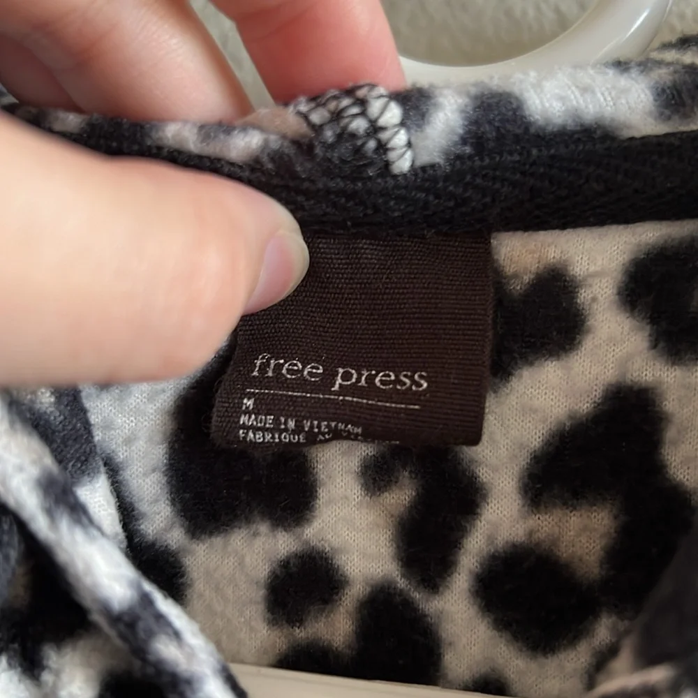 Free Press Womens Leopard Print Fleece Hooded Onesie Pajamas Medium White Black‎